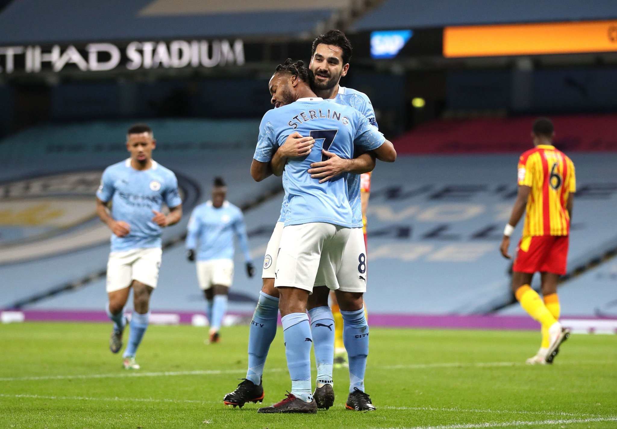 霆隊史中超 霆隊史中超